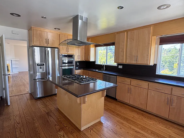 2729 Monserat Ave — Photo 8