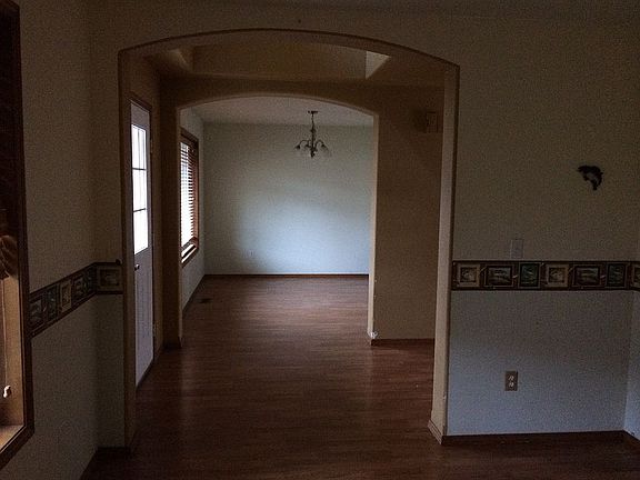 3rd image of 668 Kaitlyn St W