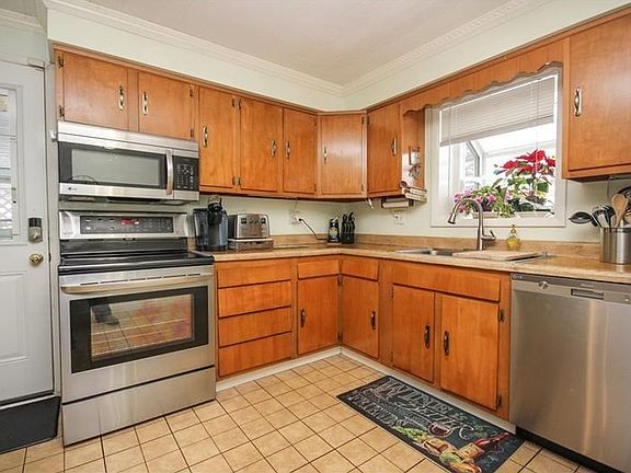 Access to the park-like backyard