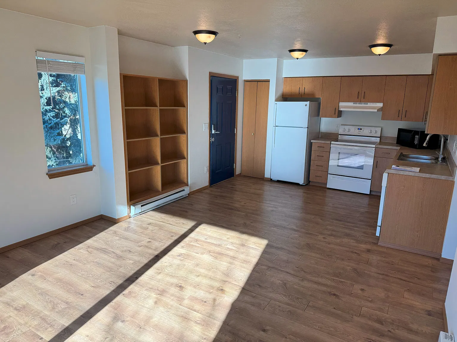 2 bed, 760 sqft, $1,545 — Photo 3