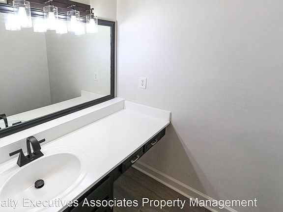 2nd image of 350 Olympia Dr