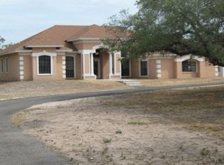 613 Beaver Ln, Uvalde, TX 78801