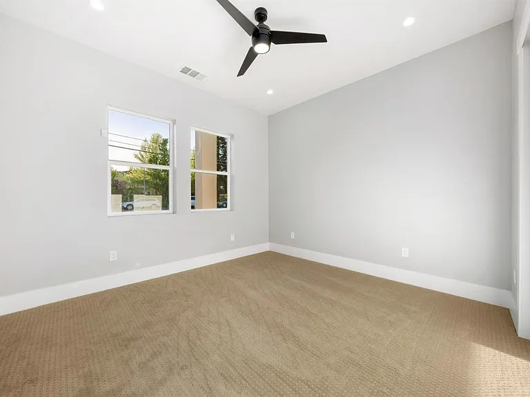 1130 Jonas Ave — Photo 39