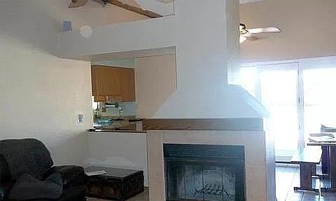 4th image of 1404 E Divot Dr