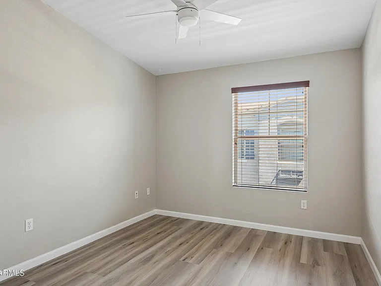 2402 E 5th St #1427 — Photo 23