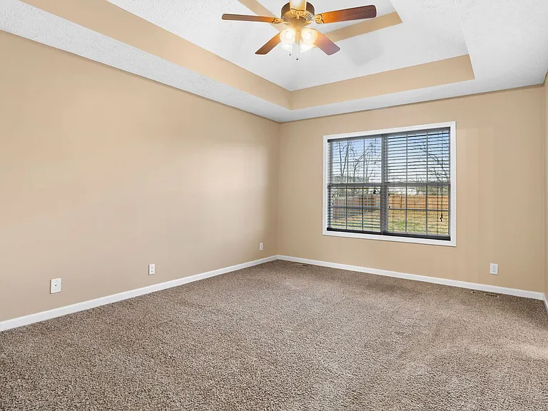 1390 Whitt Ln — Photo 15