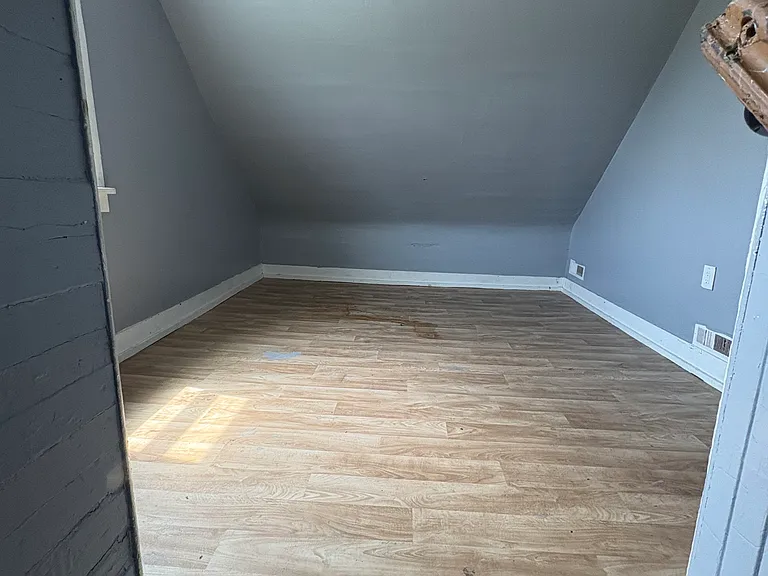 165 Gibson St #2 — Photo 3