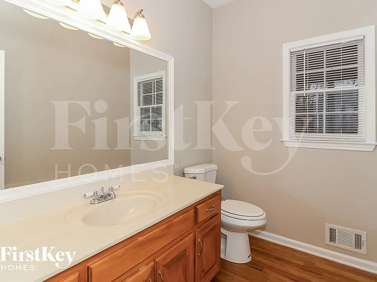 2117 Gatwick Dr — Photo 13