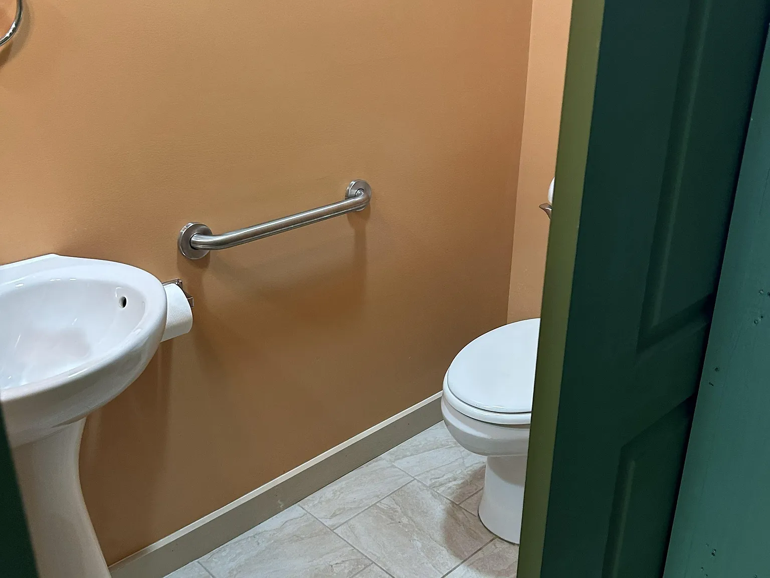 3 bed, 2.5 bath, 1920 sqft, $1,707 — Photo 4