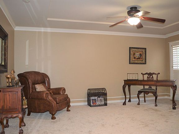 Office w/Vaulted Ceiling