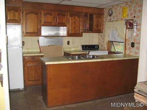 4th image of 3253 Oneida St