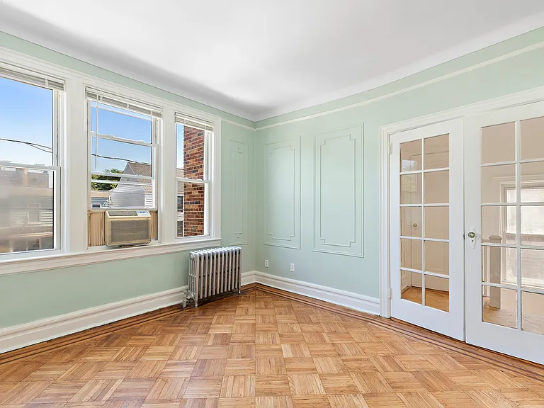37 Saint Pauls Ave #2 — Photo 3