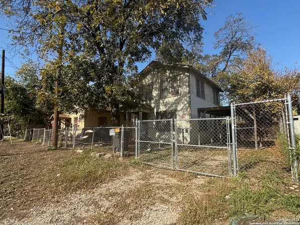 1221 Center, San Antonio, TX 78202