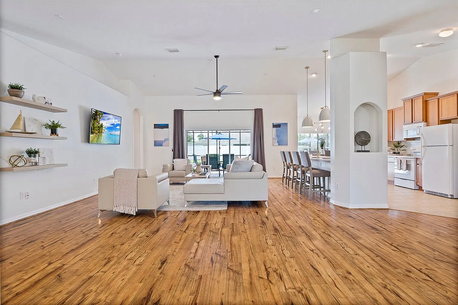 4 bed, 2.0 bath, 2497 sqft, $12,178 — Photo 4