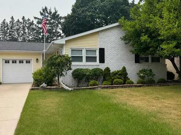 2602 Bedford Rd, Lansing, MI 48911