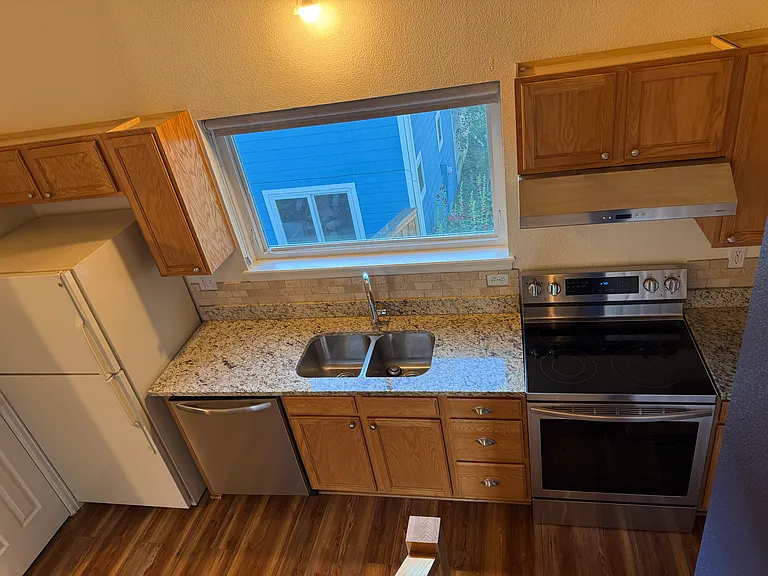 223 Maggie St #B — Photo 13