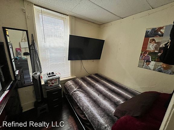 3rd image of 3221 S May St #11314753