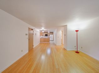 1110 W Howe St APT 102, Seattle, WA 98119