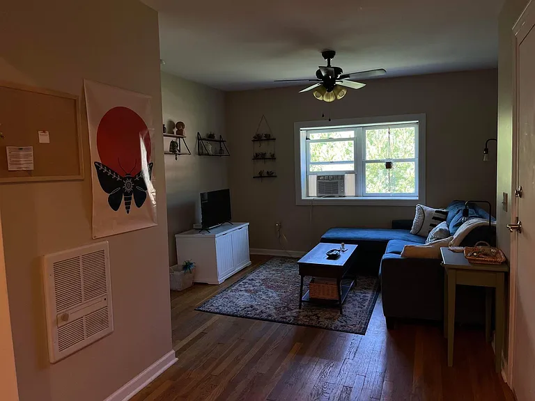 1089 W King St #2 — Photo 1