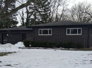 380 Eloise Dr, Benton Harbor, MI