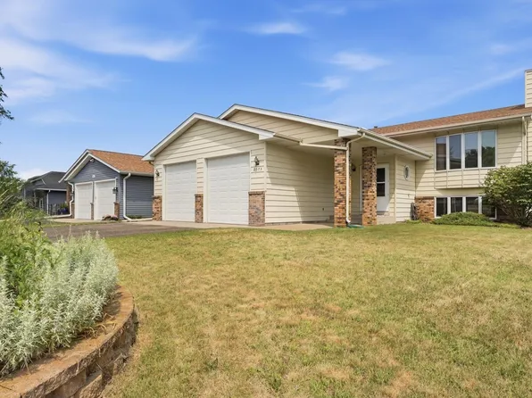 2073 Lydia Ave E, Maplewood, MN 55109