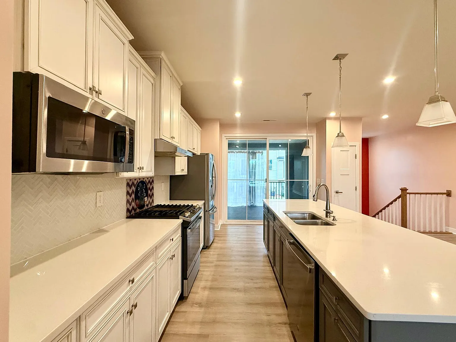 4 bed, 3.5 bath, 2137 sqft, $2,850 — Photo 4