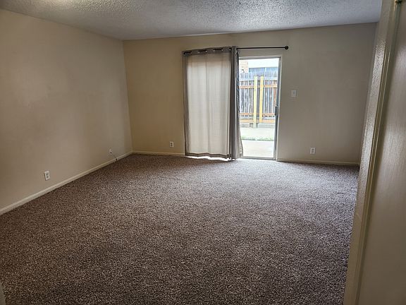 4th image of 812 Ticonderoga Dr APT C