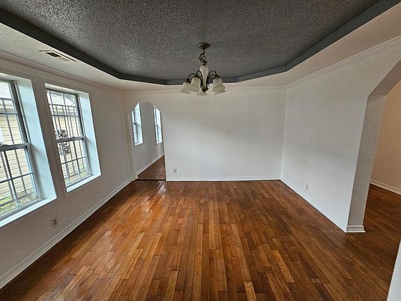 3rd image of 2112 Blackford St