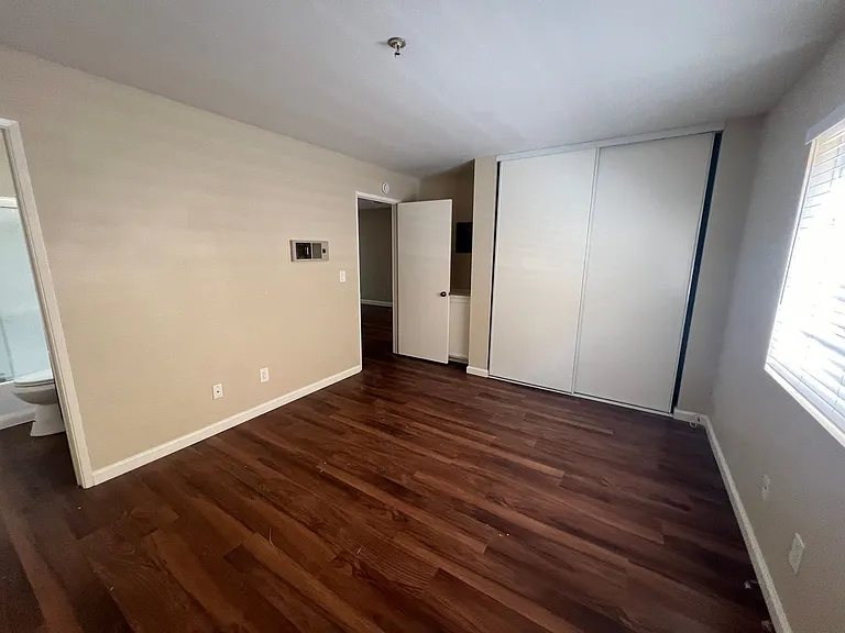588 Arizona — Photo 15