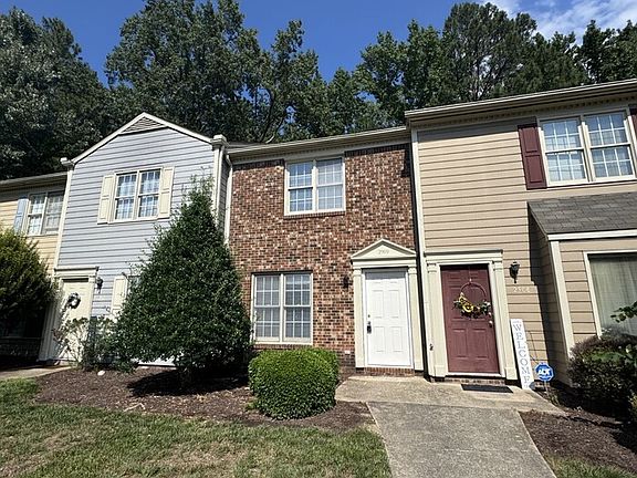 2nd image of 2910 Faversham Pl
