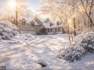 554 Pinecrest Dr, Pocono Pines, PA 18350