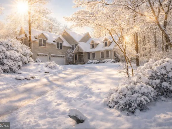 554 Pinecrest Dr, Pocono Pines, PA 18350