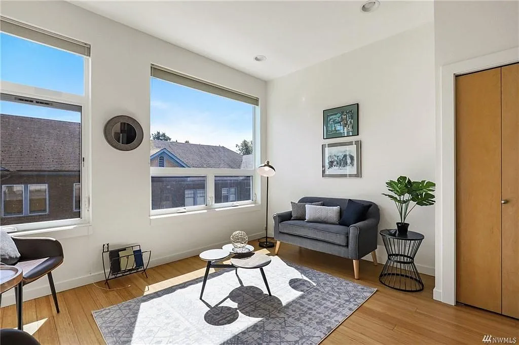 3 bed, 1.5 bath, 1100 sqft, $3,495 — Photo 2