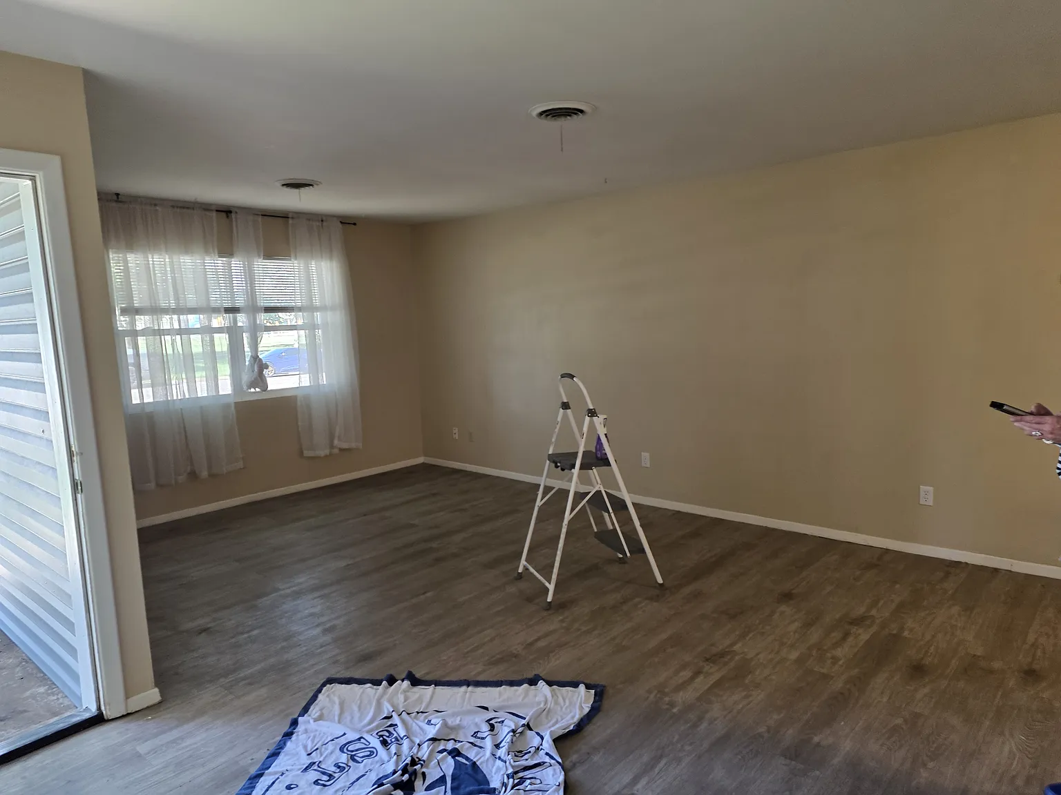 3 bed, 1139 sqft, $1,900 — Photo 3