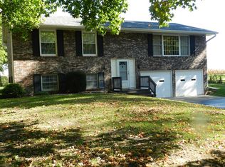 5987 N Fair Oaks Dr, Davis Junction, IL 61020