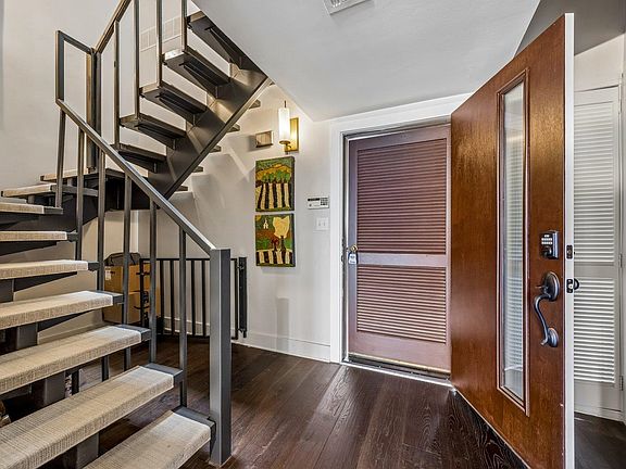 2nd image of 367 Riverbluff Pl #367
