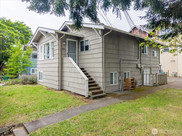7945 9th Avenue SW, Seattle, WA 98106