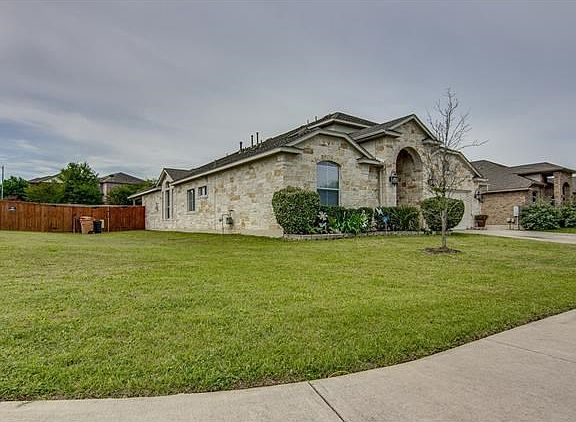 3rd image of 2601 Alsatia Dr