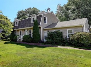 10 Heritage Rd, Barrington, RI 02806
