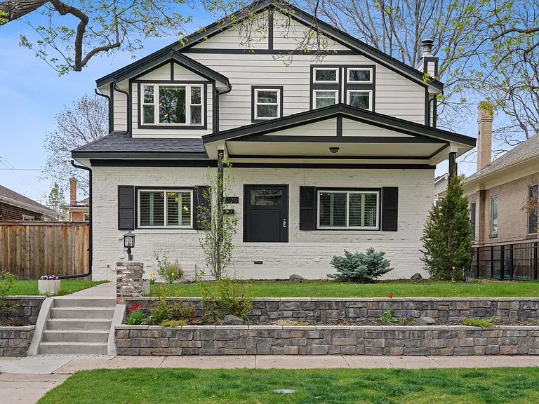 2370 Elm St — Photo 1