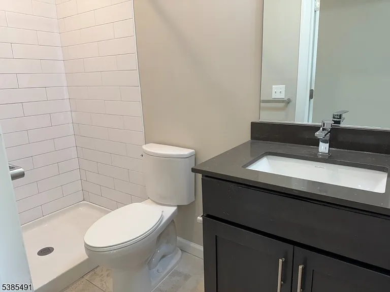 10 E Washington Ave #3F — Photo 5