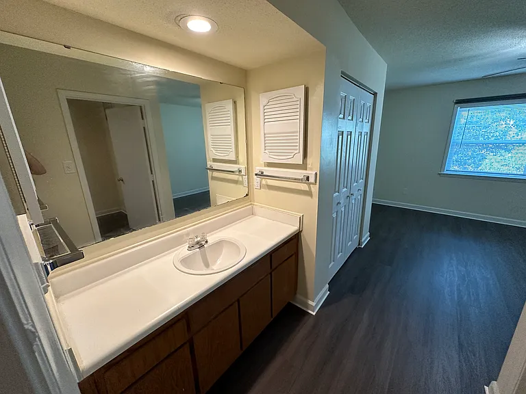 2522 Avent Ferry Rd #201 — Photo 8