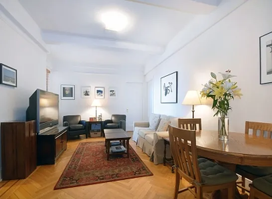 Sold by Warburg | media 11
