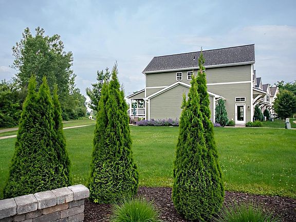 2nd image of 650 Beachwood Path