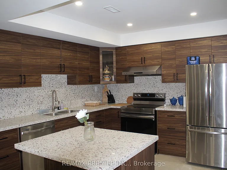 122 Garyscholl Rd #BASEMENT — Photo 7