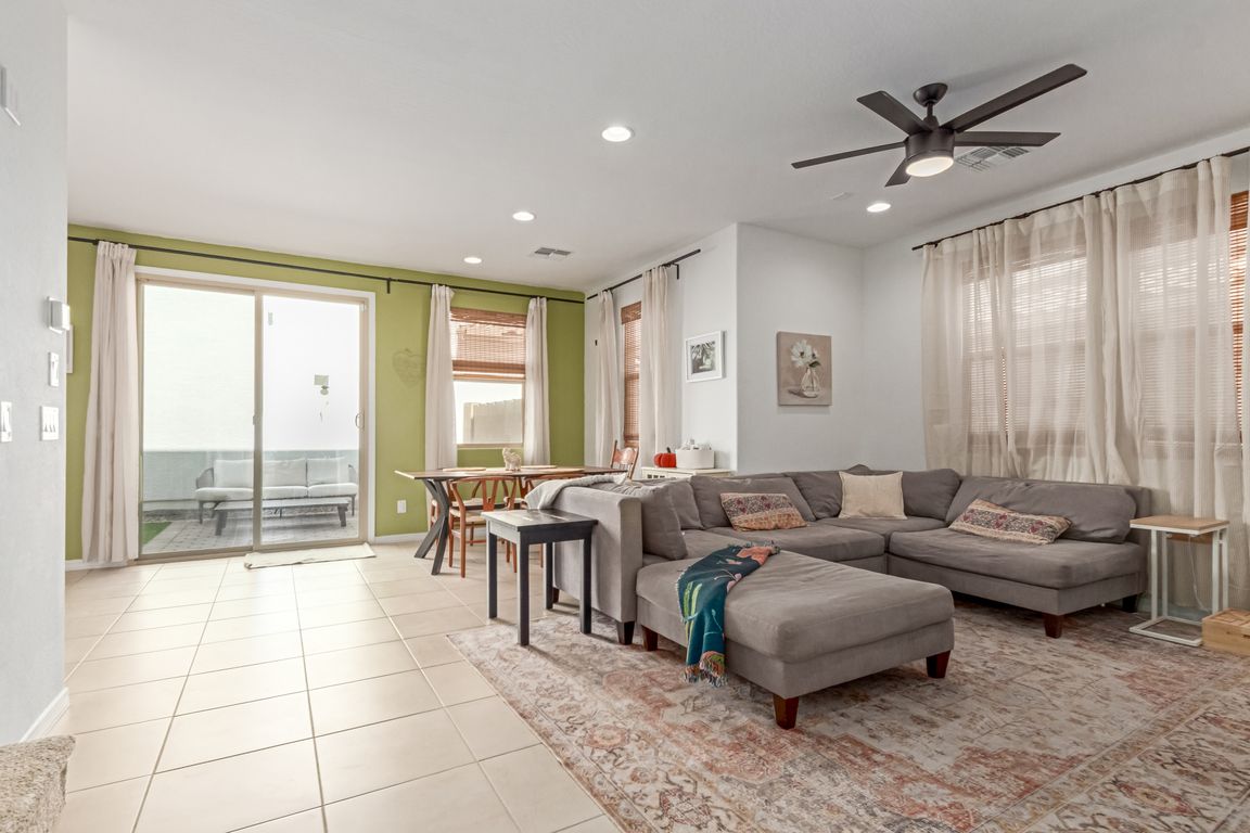 next background image