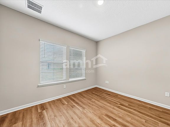5th image of 62 Edge Park Trl