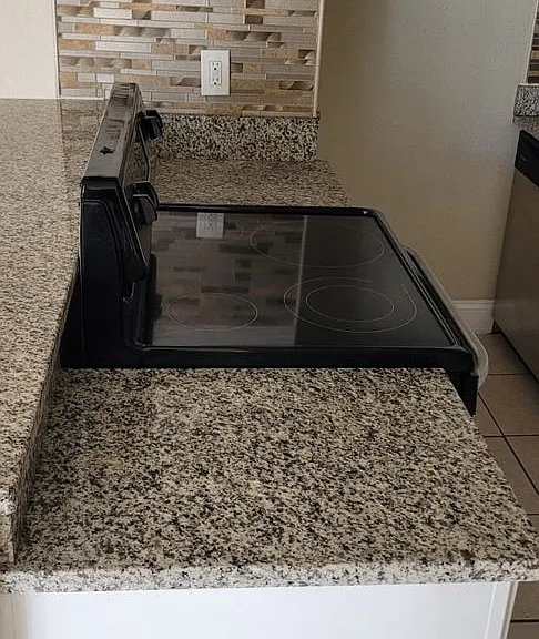 South Dale Villas — Photo 11