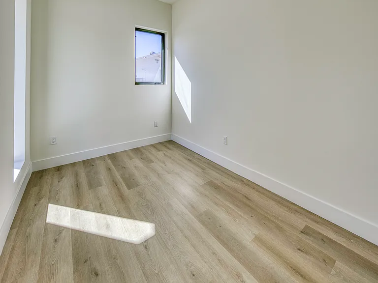 4855 Elmhurst Rd — Photo 34