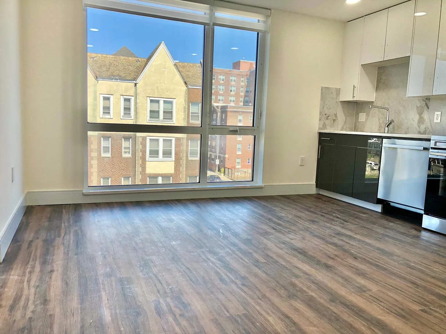 1 bed, 622 sqft, $1,870 — Photo 3